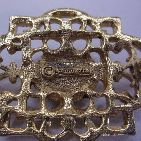 Victorian Style Paquette Faux Pearl Gold Tone Brooch - Picture 4 of 5